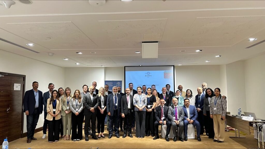 The national group gives lots of advantages to its members